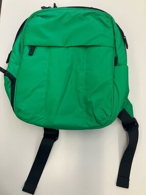 NWOT: CALPAK Luka 15 inch Laptop Backpack in Apple Green